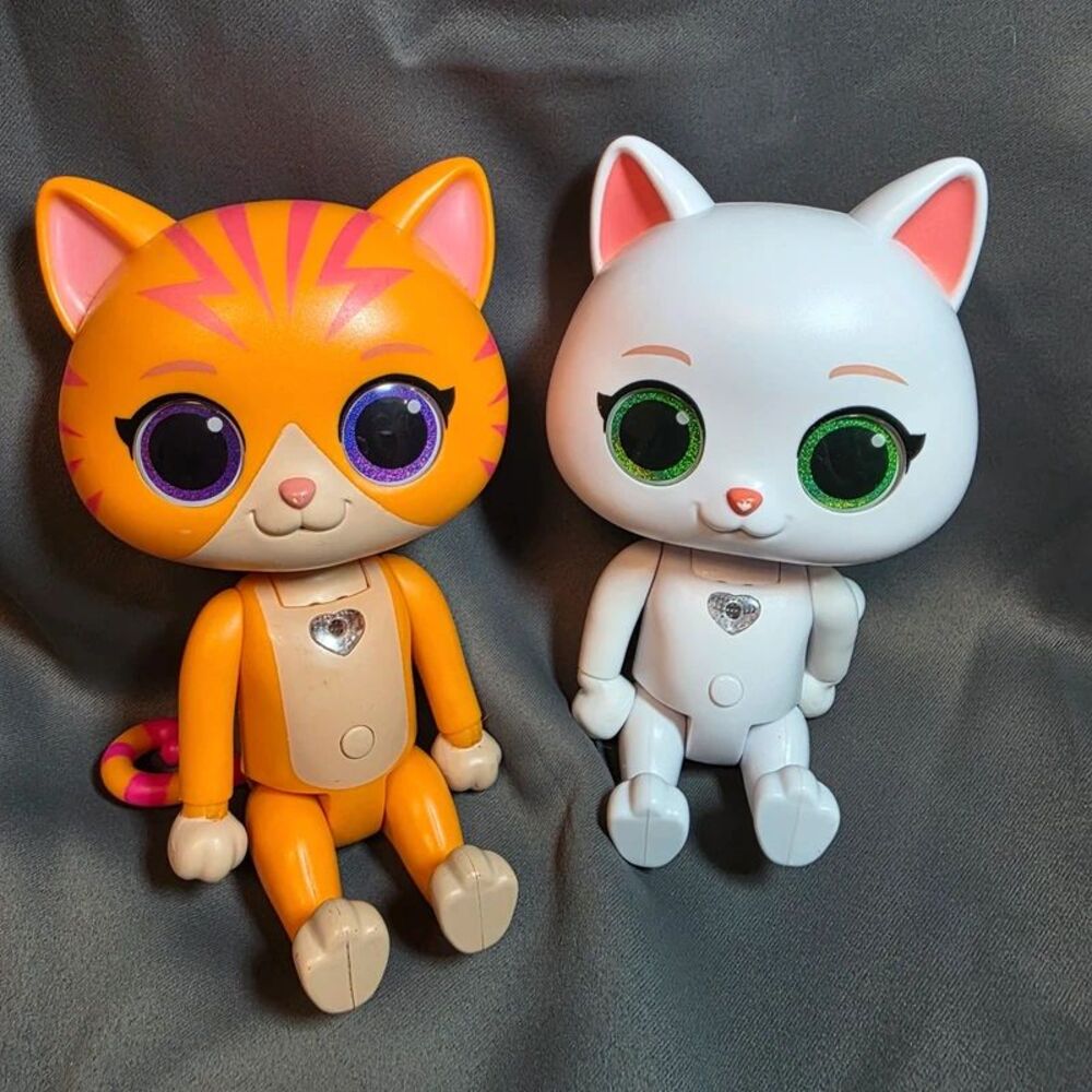 Disney Junior SuperKitties Ginny & Bitsy Interactive Electronic Cat Figures